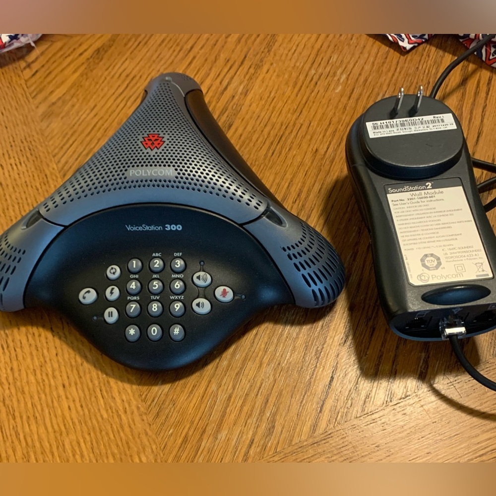 Polycom Voicestation 300 Analog Conference Phone with wall mount. Like new!